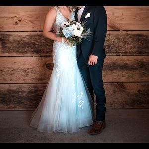 Size 8 beautiful prom dress. Perfect condition. Wore once for less than an hour.